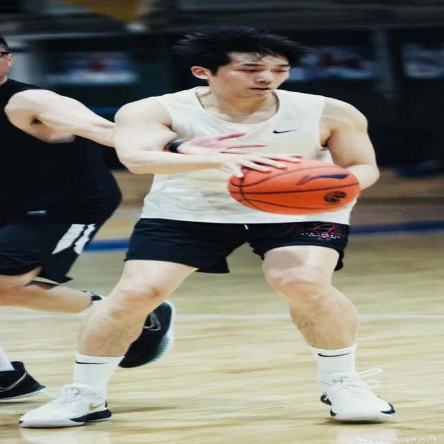 蒯曼强势晋级展现超强实力（KAIYUN SPORT）